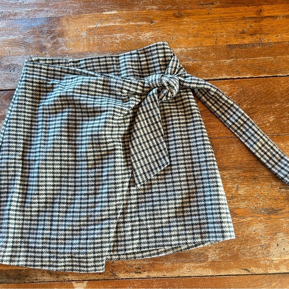 Wilfred Black and White Checkered Pencil mini Skirt, size 00 - Picture 5 of 5